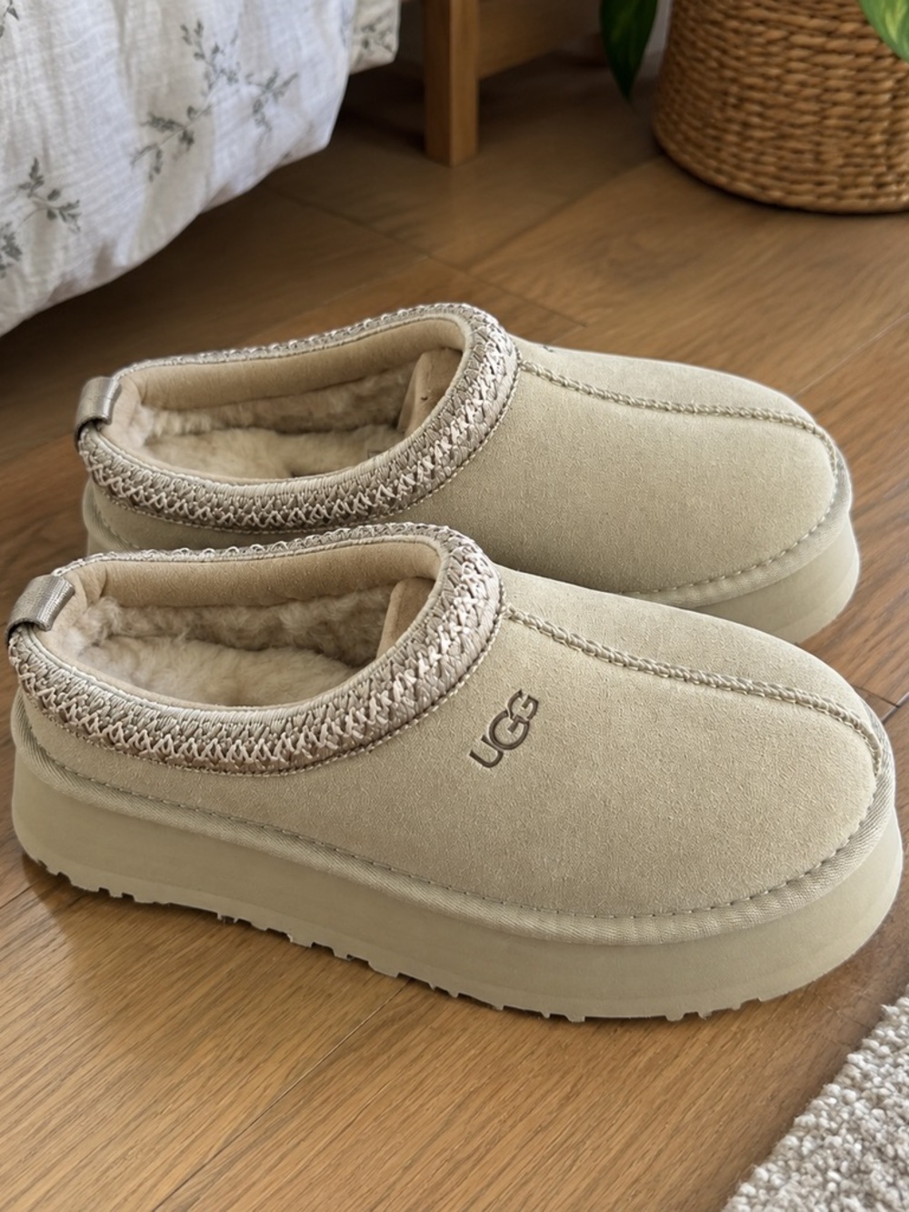 UGG Kids Beige Slip-On Cozy Lined Slippers